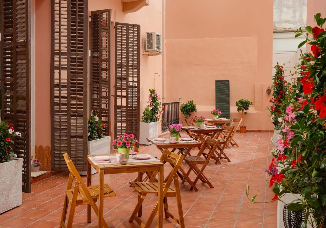 Antonios Hostal Sitges Extérieur photo