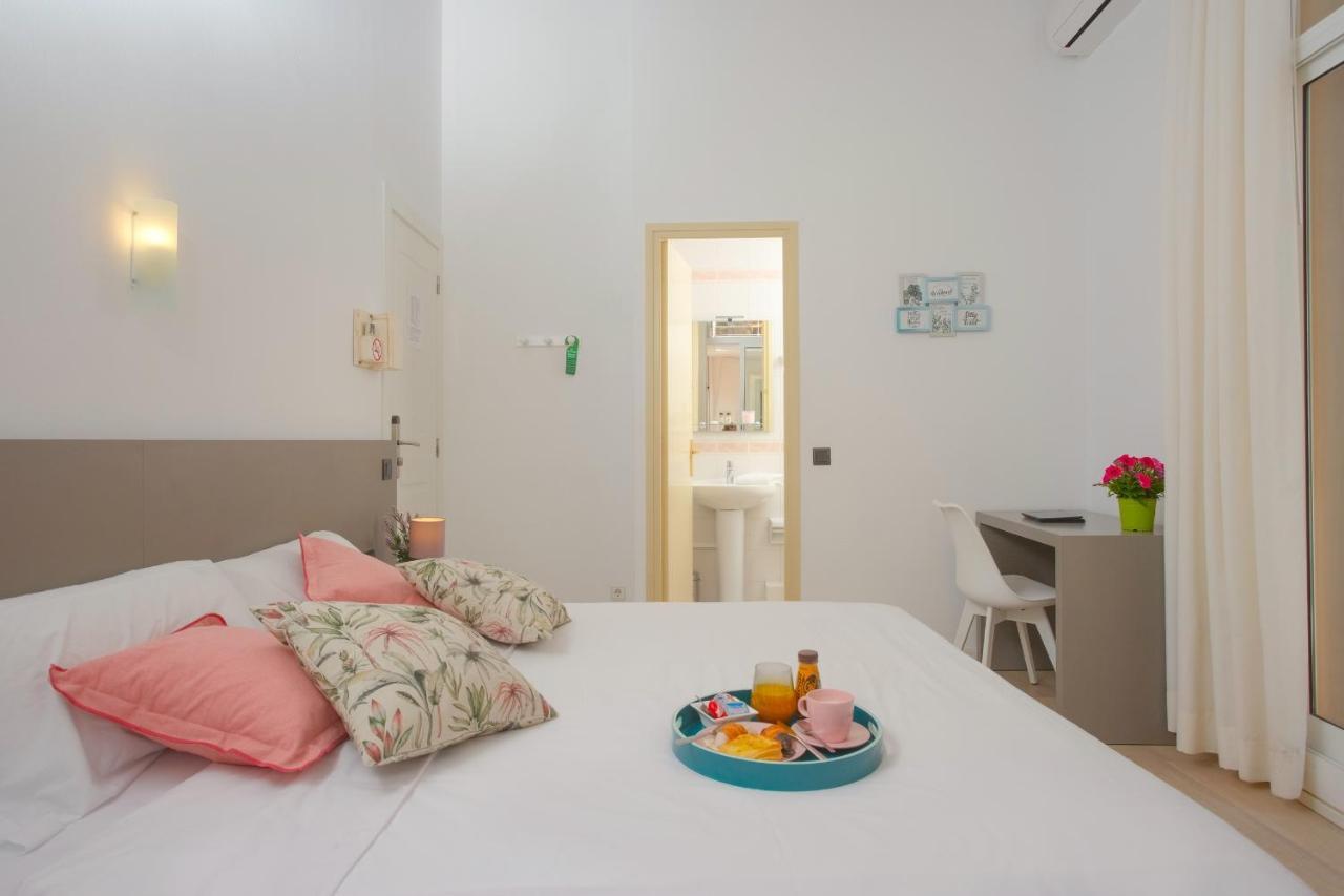 Antonios Hostal Sitges Extérieur photo