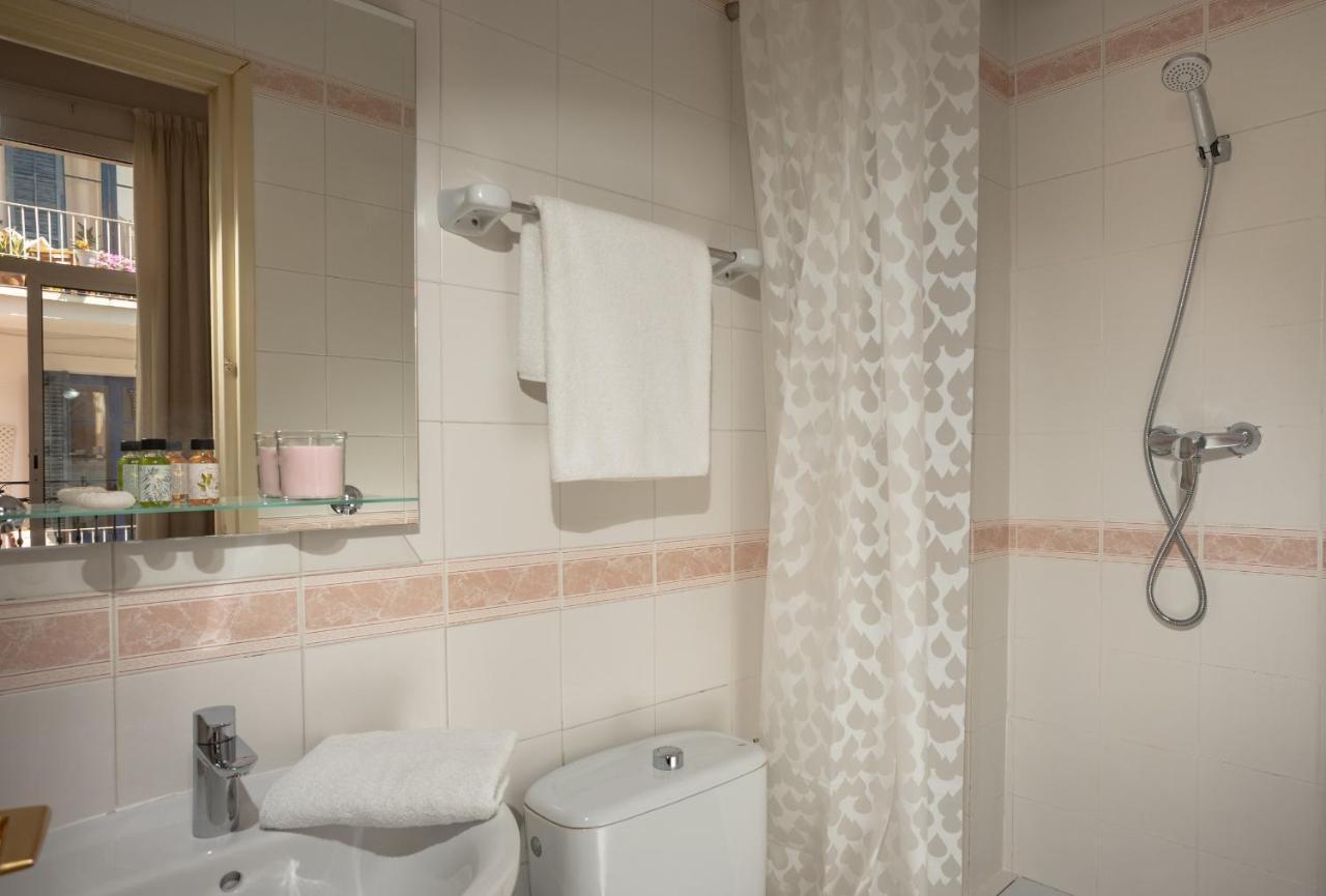 Antonios Hostal Sitges Extérieur photo